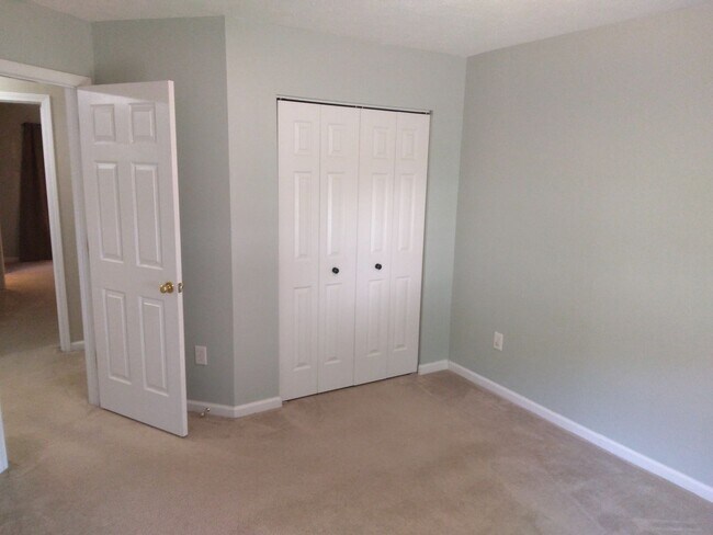 Building Photo - $1,995 - Pet Friendly, 3 Bedroom, 2 Bath H...