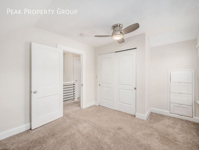Building Photo - 506 S Lazelle St