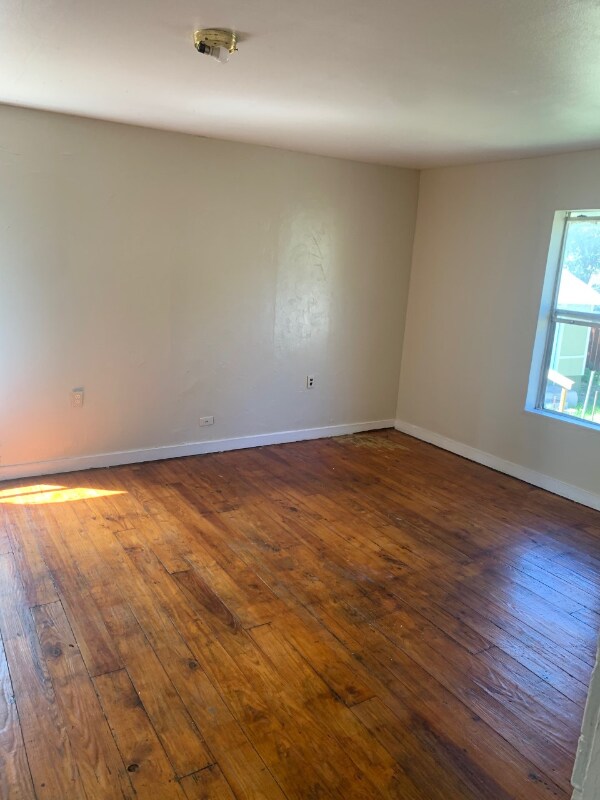 Building Photo - 1021 N 27th St