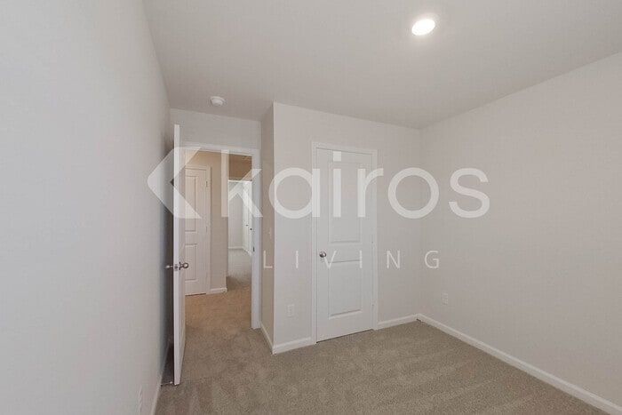 Building Photo - 2503 Banyan Cir