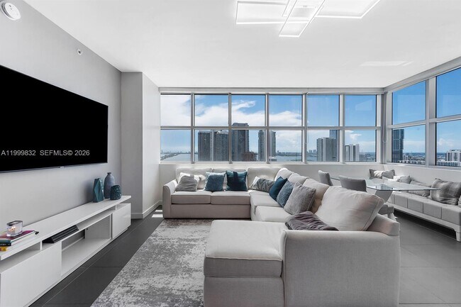 Building Photo - 3301 NE 1st Ave