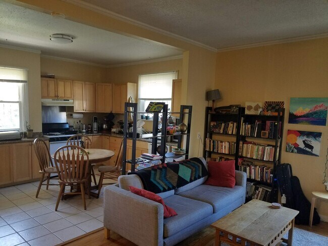 Building Photo - 817 52nd St