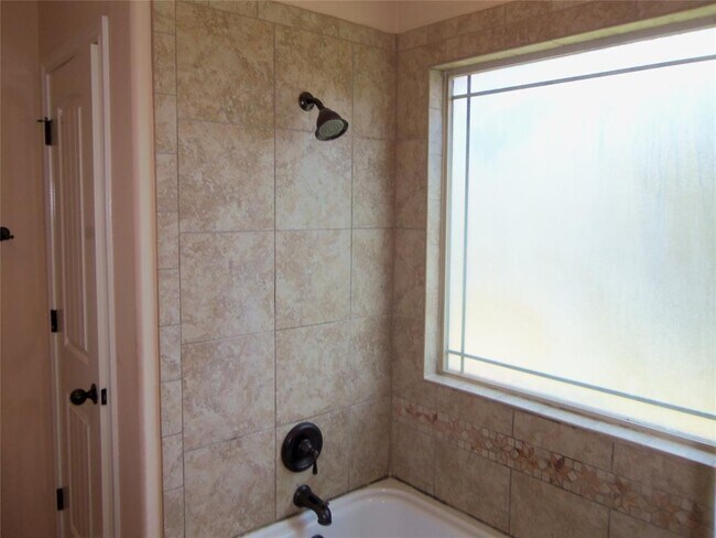 Building Photo - 10611 Lake Beach Dr