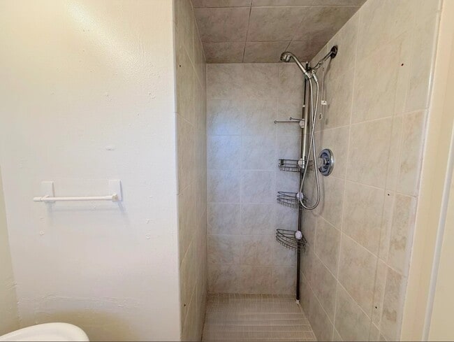 Building Photo - 3224 Erie Ave