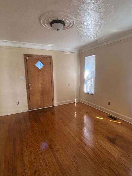 Building Photo - 17606 San Juan Dr