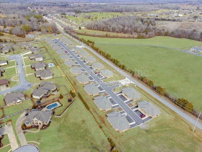 Building Photo - 208 Bentbrook Dr