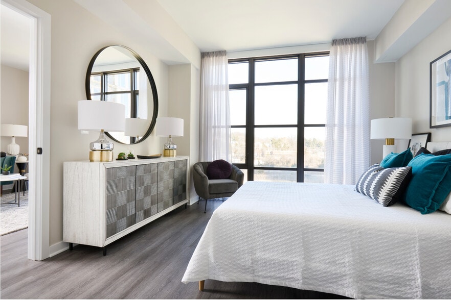 Interior Photo - Easton