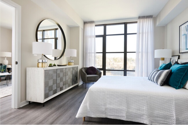 Interior Photo - Easton at Carlyle Crossing