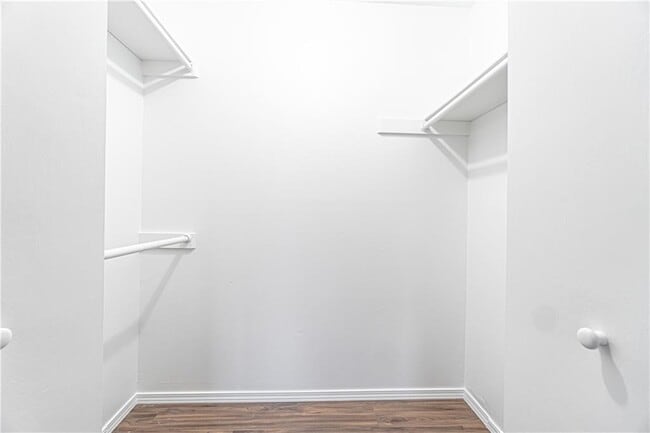 Building Photo - 601 N Valley W Dr