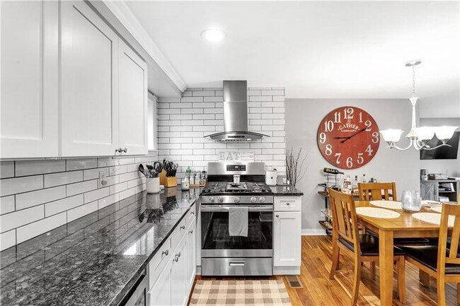 Building Photo - 2412 Cathedral Dr