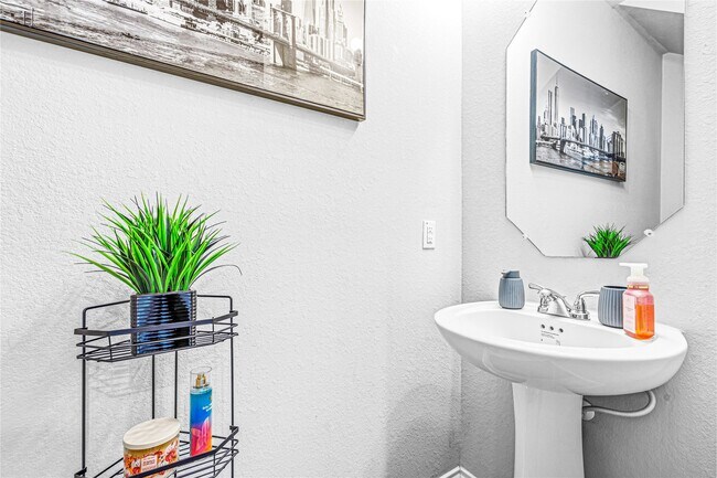 Building Photo - 12631 Taymouth Manor Dr