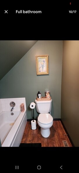 Private bath - 618 W Governor John Sevier Hwy