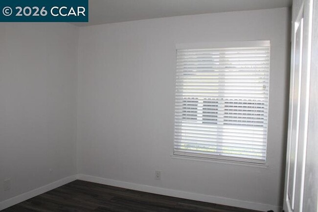 Building Photo - 130 Aster Ct