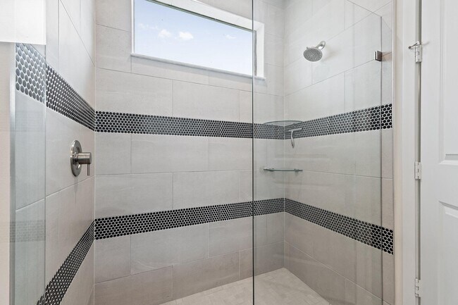 Building Photo - 6825 Pointe of Woods Dr