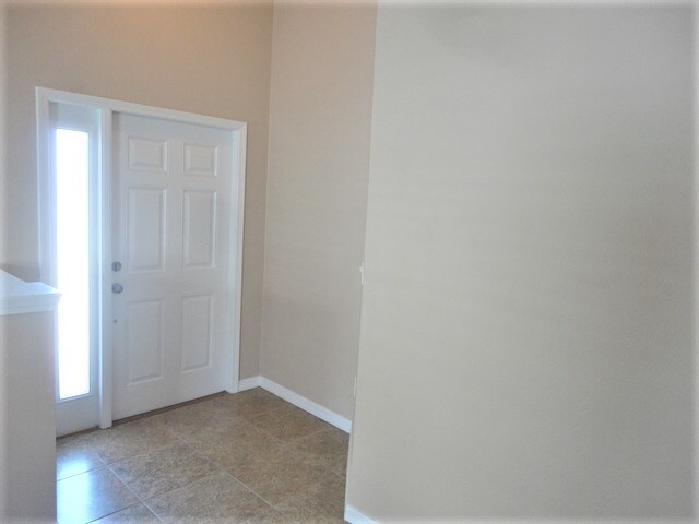 Building Photo - 3213 Dunstable Dr