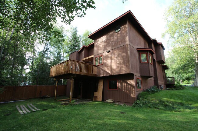 Building Photo - 4 Bedroom Eagle River Home!