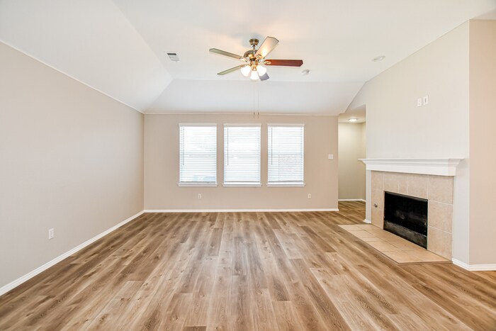 Building Photo - 513 Colt Dr