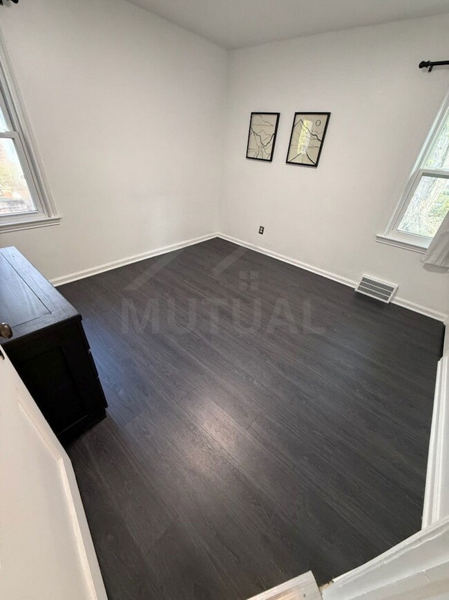 Building Photo - 774 Gardendale St