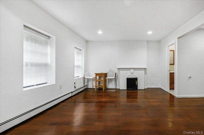 Building Photo - 53 Linden St