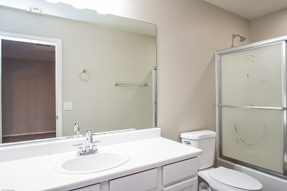 Building Photo - 9213 Millikan Ave