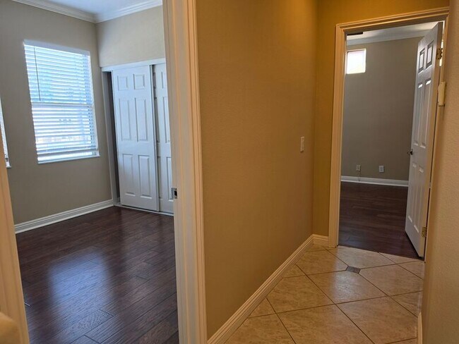 Building Photo - 28436 Yosemite Dr