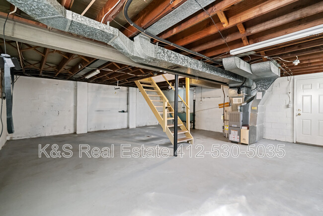 Building Photo - 370 Princeton Dr