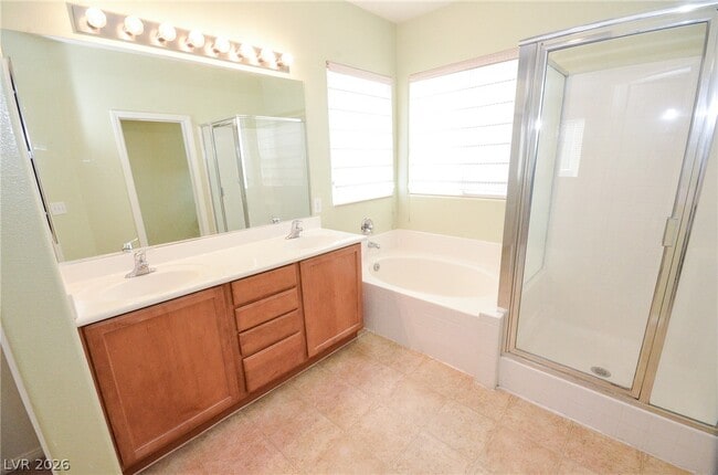 Building Photo - 10624 Allegrini Dr
