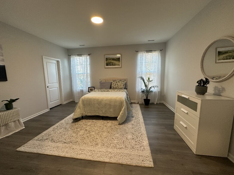 Building Photo - 2430 Field Poppy Dr