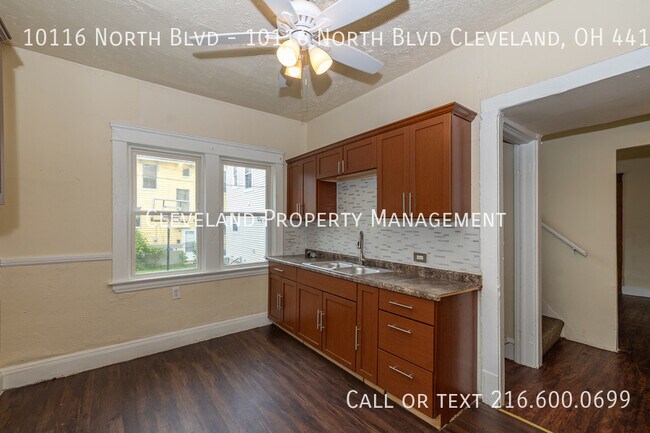 Building Photo - Side-by-side Cleveland Duplex