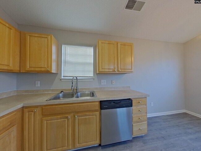 Building Photo - 255 Legend Oaks Dr