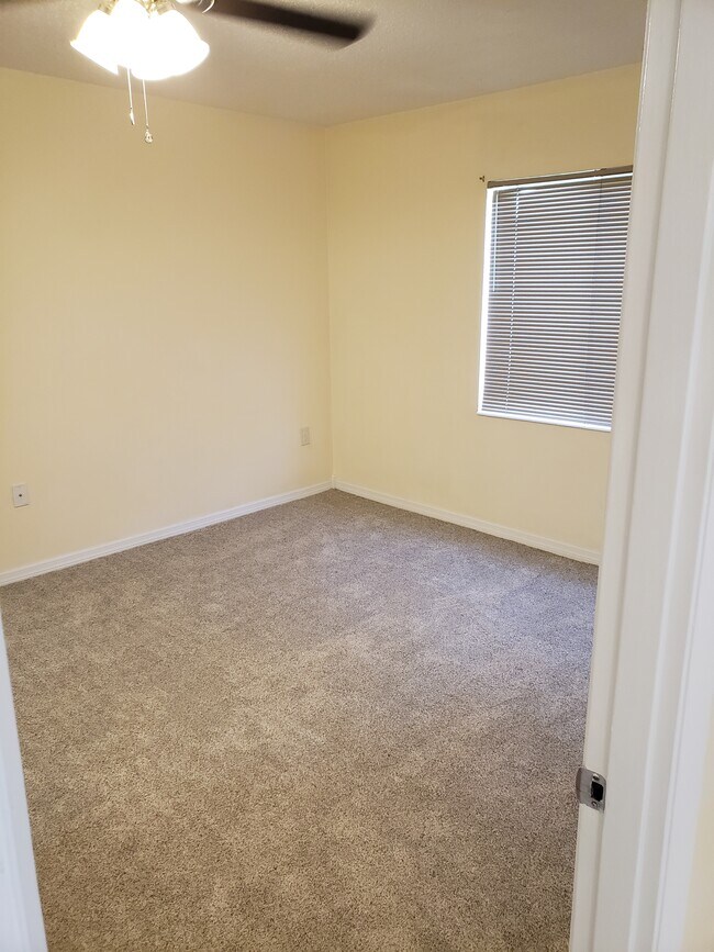 Building Photo - 4107 Lake Bayshore Dr