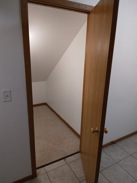 Building Photo - 931 Minns Dr