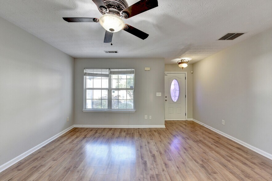 Building Photo - 240 Springbottom Ct