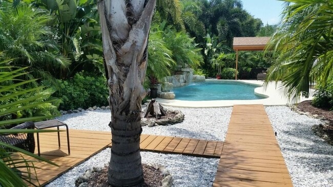 Building Photo - 2704 Marlette St