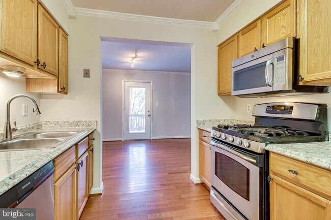 Building Photo - 3000 Winter Pine Ct