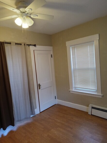 Building Photo - 63 Belmont St