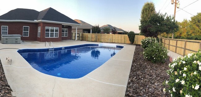 Building Photo - Cotton Creek