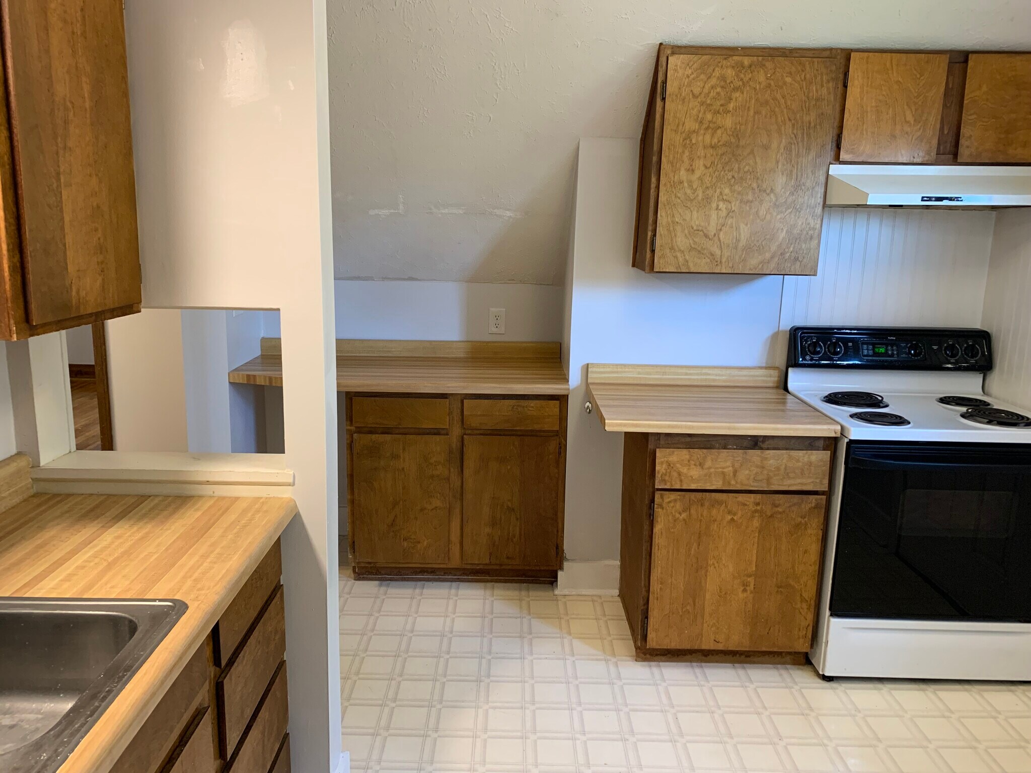 Building Photo - 805 E Monroe St