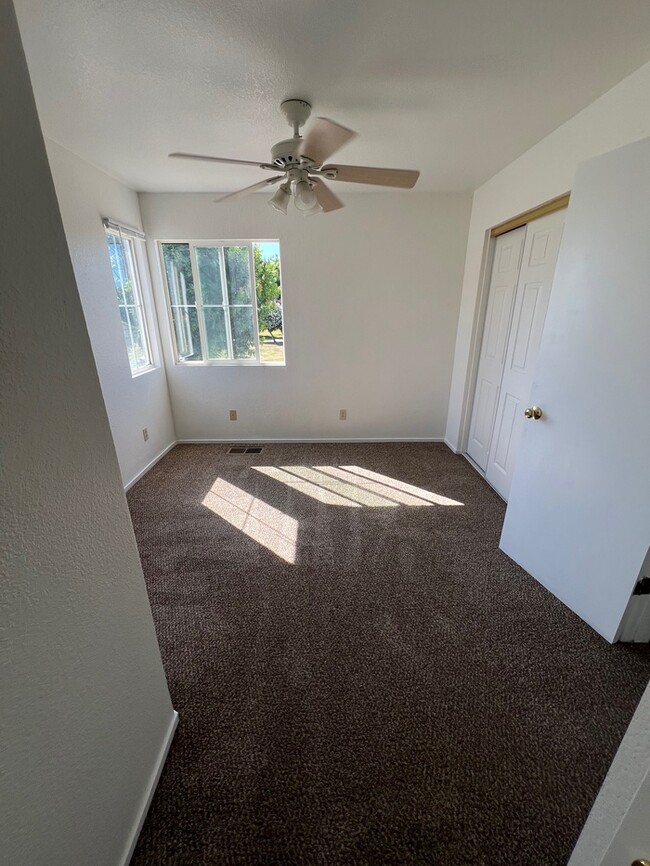 Building Photo - Weston Ranch 4 Bedroom 3 Bathroom Home