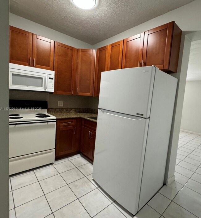 Building Photo - 11611 NW 57th Ct