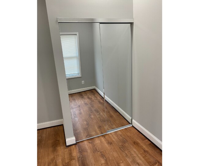 Building Photo - 511 N Pulaski St