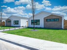 Building Photo - 2709 Woodpecker Rd