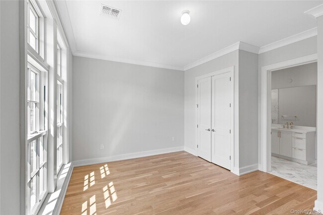 Building Photo - 1101 Grist Mill Cir