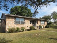 Building Photo - 10903 Lake Gardens Dr