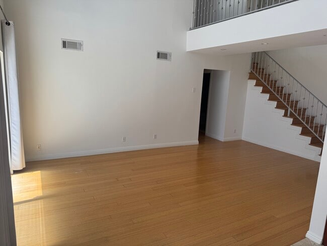Living Room - 1154 S Barrington Ave