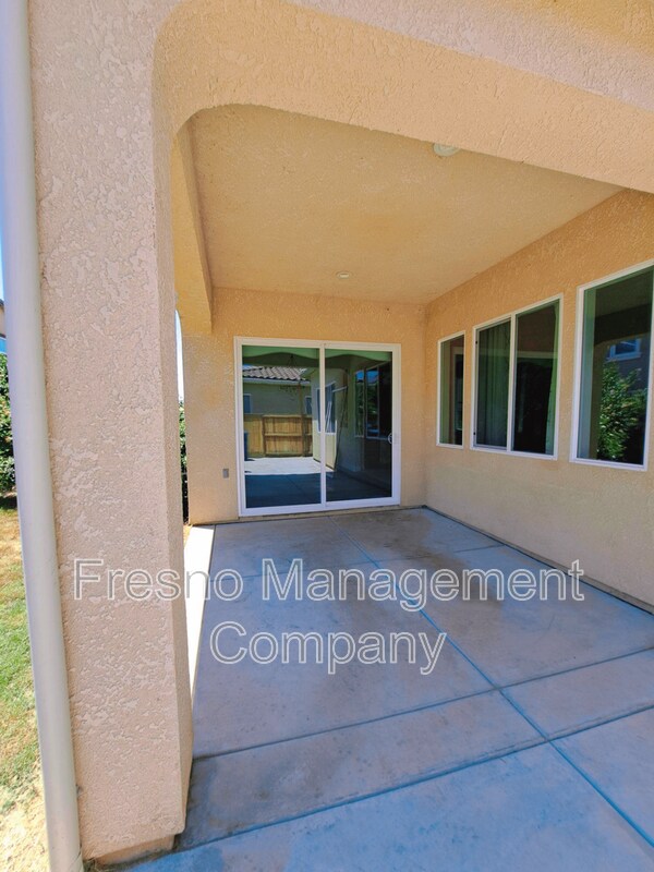 Building Photo - 4266 Sierra Madre Ave