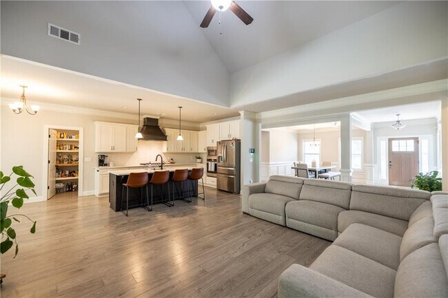 Building Photo - 2539 Tomoka Dr