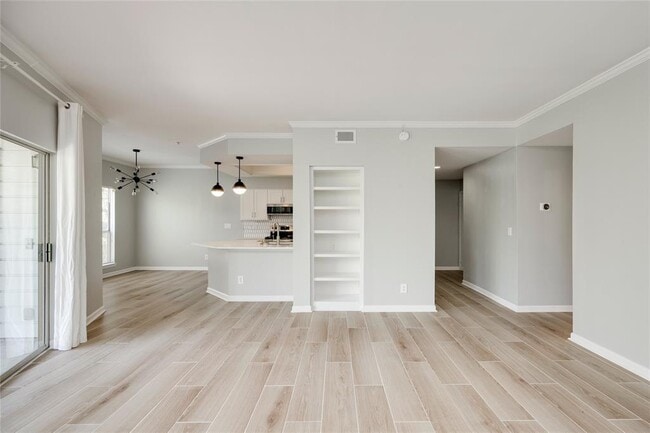 Building Photo - 6000 Shepherd Mountain Cove