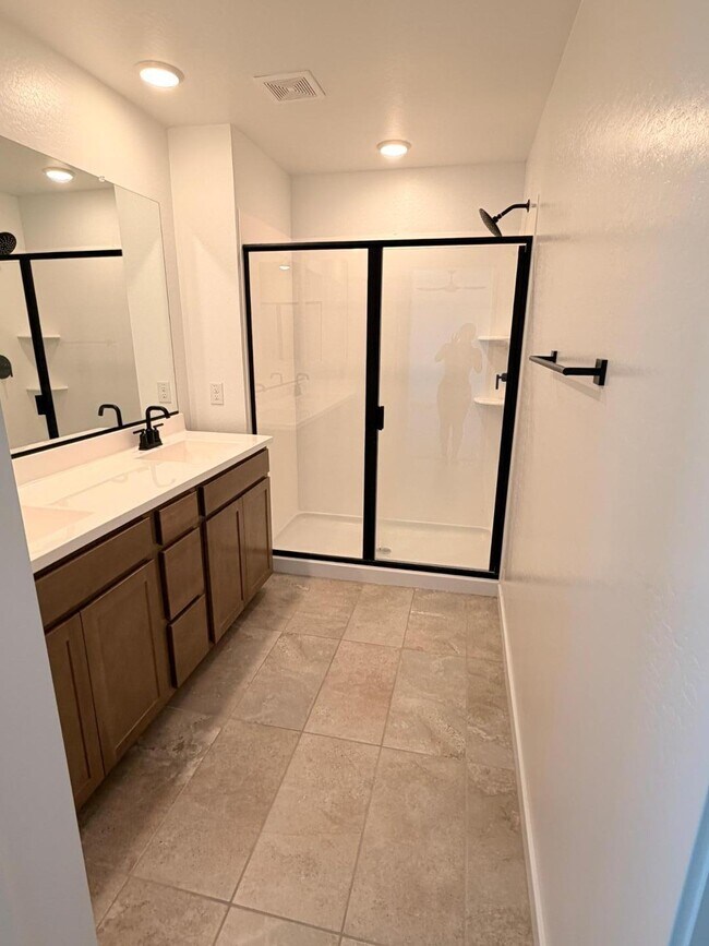 Building Photo - 3330 S 180th Ln