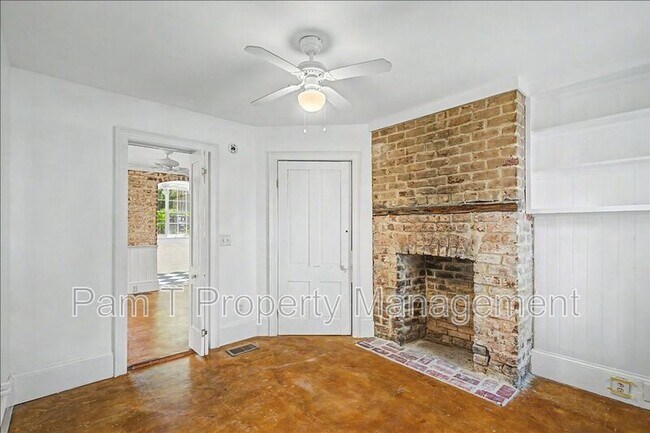 Building Photo - 521 E Harris St